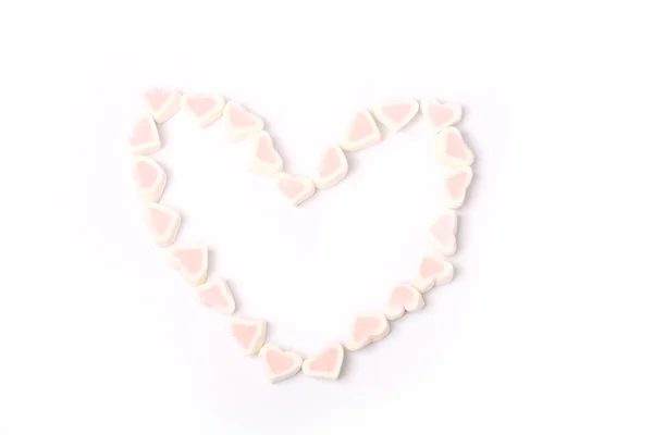 Herz aus Marshmallow isoliert auf weißem Hintergrund Komposition romantischen Valentinstag Liebe — Stockfoto