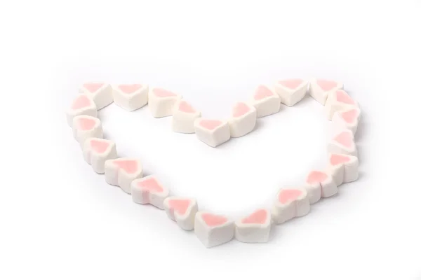 Καρδιά της marshmallow που απομονώνονται σε λευκό φόντο σύνθεση ημέρα αγάπη του Αγίου Βαλεντίνου ρομαντική — Φωτογραφία Αρχείου