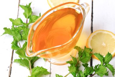 ev yapımı limonata için bal limon nane malzemeler