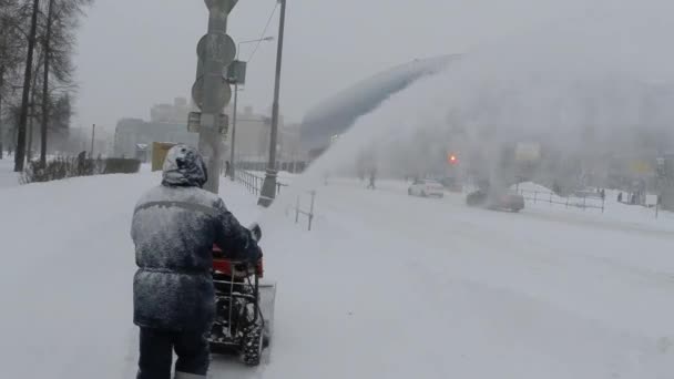 Sneeuwruimen Stad Winterdag Rusland Moskou 2021 — Stockvideo