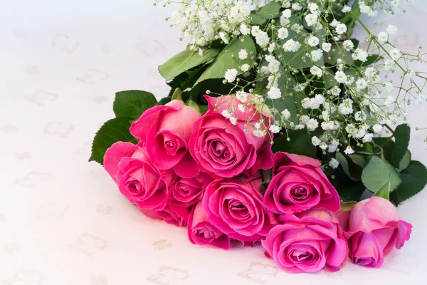 Букет розовых роз цветочный фон любовь нежность винтажный ретро селективный мягкий фокус — стоковое фото