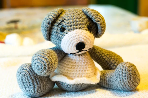 Knitted retro vintage toy bear — Stock Fotó