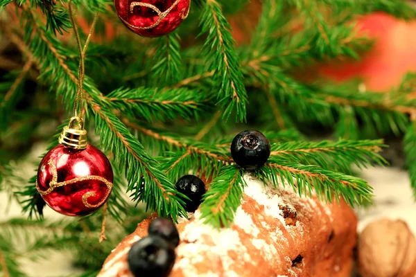 Різдвяний торт з чорницею вибірковий м'який фокус — стокове фото