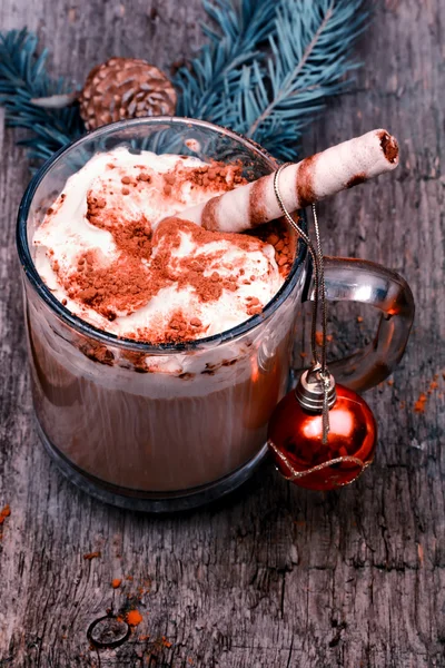Noel kahve süt kakao dalları çam kozalakları Noel topu yeni yıl kış ile