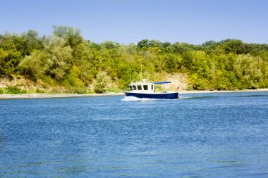 Kargo gemisi nehirde Don Rusya yelken