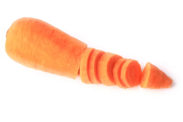 Cenoura descascada cortada isolado em um fundo branco — Fotografia de Stock