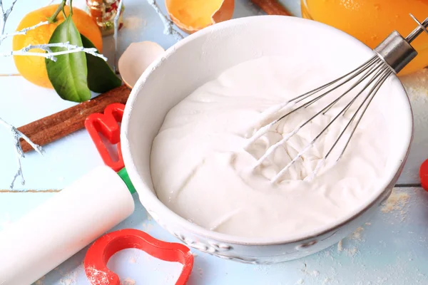 Whipped egg whites and sugar for baking cream topping — Stock Photo, Image