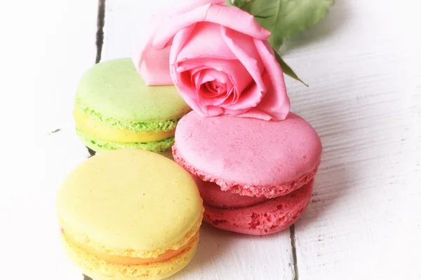 Macaroon retro rosa selettivo soft focus fondo francese dessert — Foto Stock