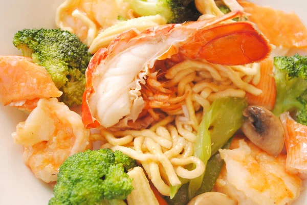 Chinese Seafood & Vegetables Over Noodles — Stock Photo, Image