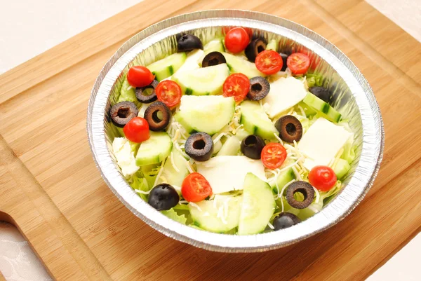 Fresh Toss Salad in a Foil Container — Stock Photo, Image