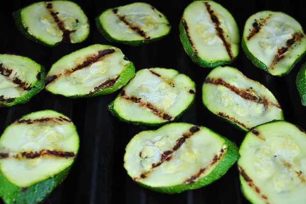 Grilling Fresh Green Zucchini Squash on a Hot Summer Day — Stock Photo, Image