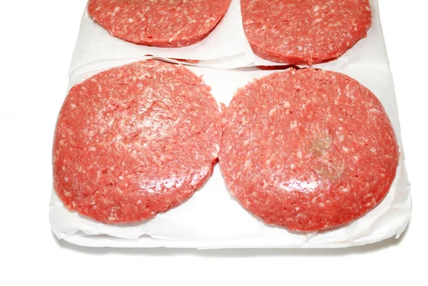 Fresco organico terra manzo patties pronto a cucinare — Foto Stock