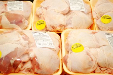 Paketlenmiş tavuk uyluk piyasada