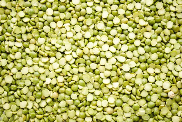 Pois verts fendus pour une soupe aux pois saine — Photo