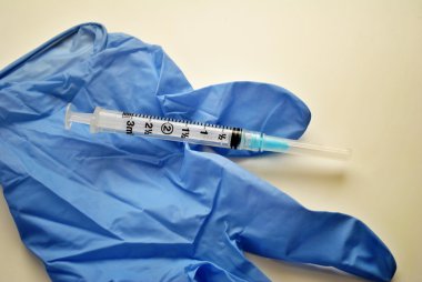 Disposible atış ile mavi lateks eldiven