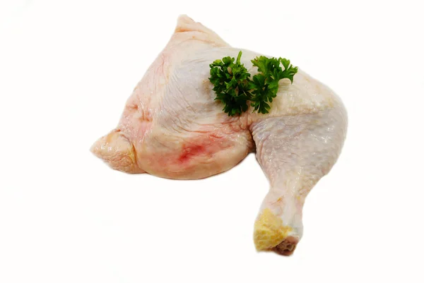 Fresh Parsly en la parte superior de un cuarto de pierna de pollo orgánico —  Fotos de Stock