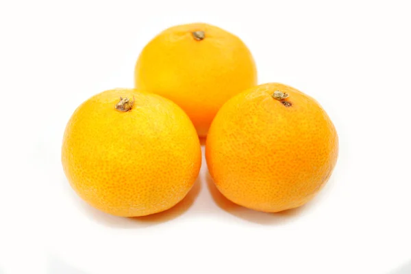 Sağlıklı bir atıştırma için üç sulu mandalina — Stok fotoğraf