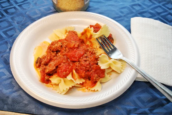 Repas de pâtes à nouer à l'arc — Photo