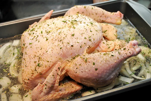 Roasting a Chicken — Stock Photo, Image