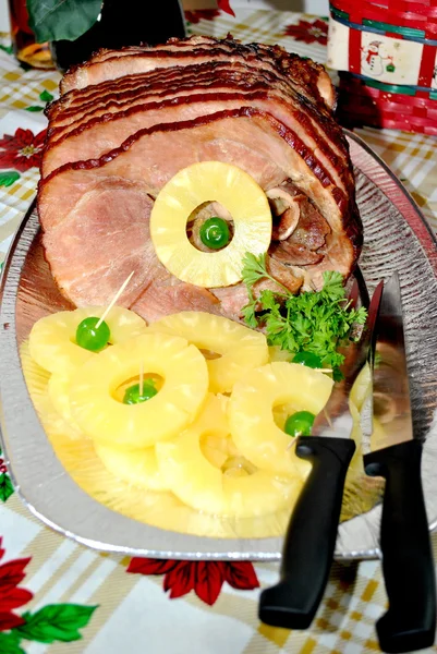 Perfect Christmas Ham with Pineapple — Stock Photo, Image