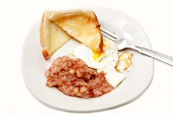 哈希、 吐司、 鸡蛋丰盛的早餐 — 图库照片