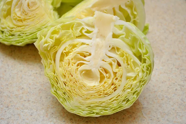 Halved Green Cabbage — Stock Photo, Image