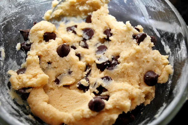 Raw Chocolate Chip Cookie Dough — Stock Photo, Image