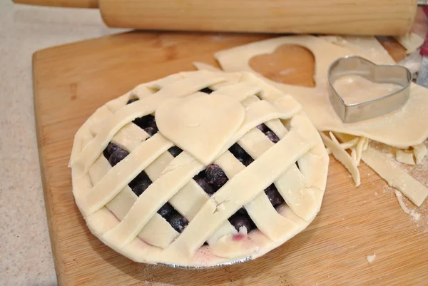 Preparación de un pastel de arándanos casero — Foto de Stock