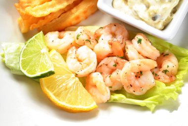 Karides salata yemek