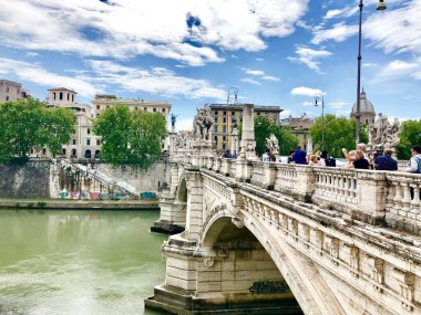 Florencia 'da. İtalya. Köprü. nehir