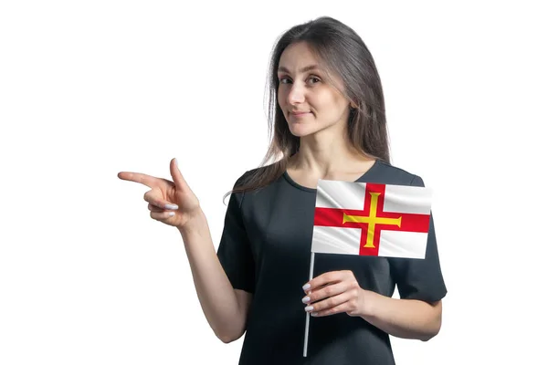 Guernsey Bayrağını Tutan Mutlu Beyaz Kadın Beyaz Arka Planda Izole — Stok fotoğraf