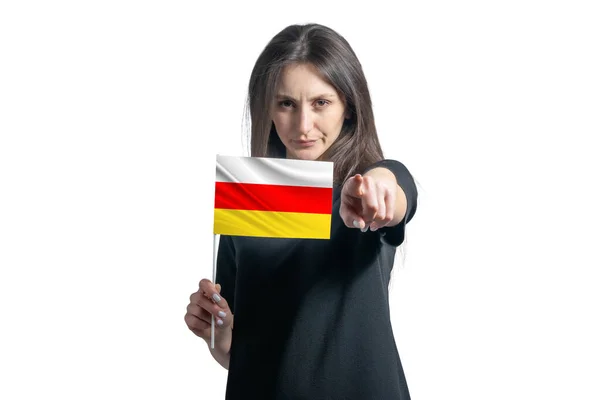 Glückliche Junge Weiße Frau Hält Flagge Von Südossetien Und Zeigt — Stockfoto