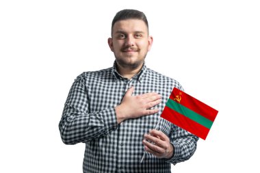 Transnistria 'nın bayrağını taşıyan beyaz bir adam elini beyaz bir arka planda, Transnistria' ya sevgilerle yalnız başına tutuyor..