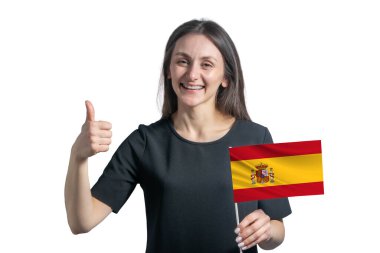 İspanya bayrağını tutan mutlu beyaz kadın beyaz bir arka planda sınıfa el ele izole edilmiş olarak gösteriyor..