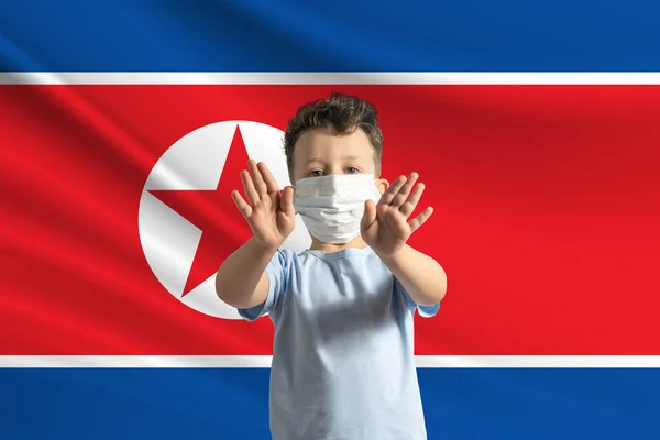Niño Blanco Con Una Máscara Protectora Fondo Bandera Corea Del — Foto de Stock