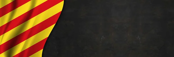 Флаг Каталонии Бетонной Стене Знамя Текстурой Ткани Флага Каталонии — стоковое фото