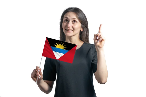 Ευτυχισμένη Νεαρή Λευκή Γυναίκα Που Κρατά Σημαία Της Αντίγκουα Και — Φωτογραφία Αρχείου