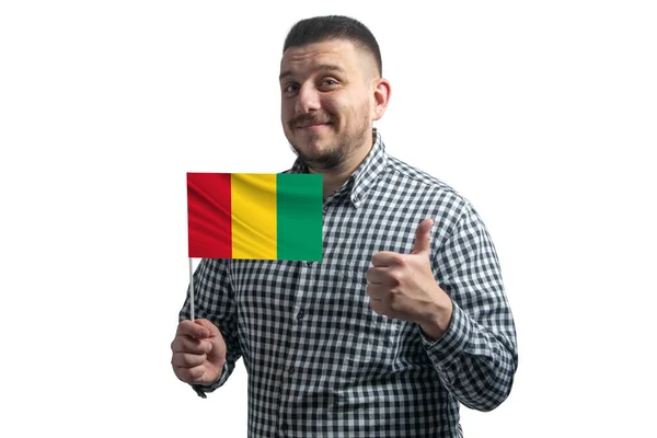 Blanke Man Met Een Vlag Van Guinee Toont Klasse Met — Stockfoto