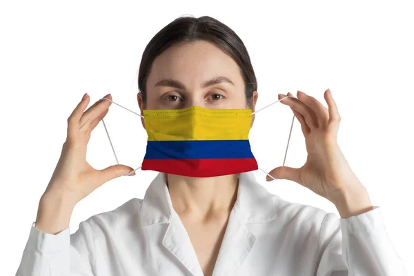 Αναπνευστής Σημαία Της Κολομβίας Γιατρός Βάζει Ιατρική Μάσκα Προσώπου Που — Φωτογραφία Αρχείου