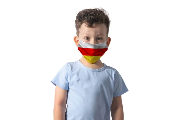 Respirator Flagą Abchazji Biały Chłopiec Zakłada Maskę Medyczną Białym Tle — Zdjęcie stockowe