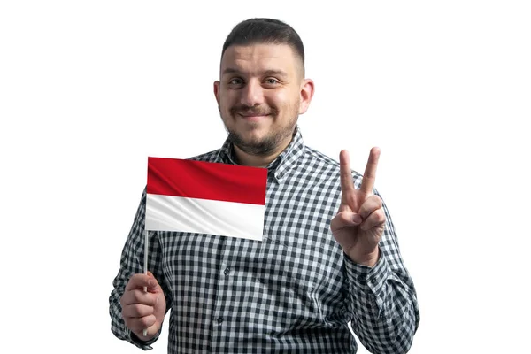 Blanke Man Met Een Vlag Van Indonesië Toont Twee Vingers — Stockfoto