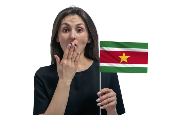 Gelukkige Jonge Blanke Vrouw Met Vlag Van Suriname Bedekt Haar — Stockfoto