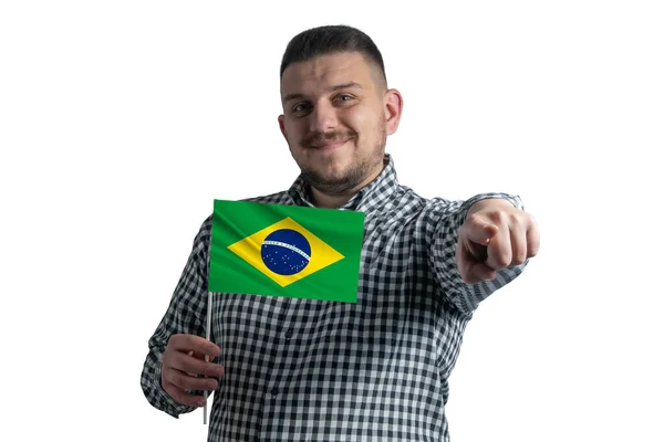 Branco Segurando Uma Bandeira Brasil Aponta Para Frente Frente Dele — Fotografia de Stock