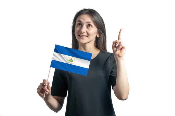 Feliz Joven Mujer Blanca Sosteniendo Bandera Nicaragua Señala Los Pulgares — Foto de Stock