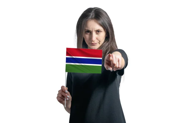 Glad Ung Vit Kvinna Som Håller Flaggan Gambia Och Pekar — Stockfoto