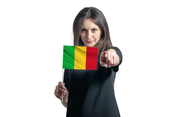 Gelukkige Jonge Blanke Vrouw Met Vlag Van Mali Wijst Naar — Stockfoto