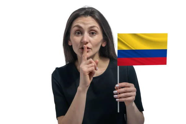 Glad Ung Vit Kvinna Som Håller Flaggan Colombia Och Håller — Stockfoto
