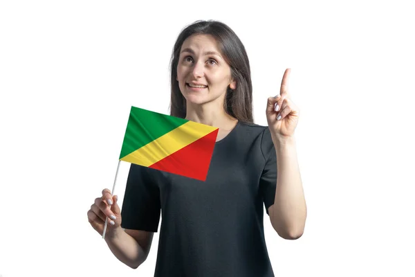 Счастливая Молодая Белая Женщина Флагом Республики Конго Указывает Пальцами Вверх — стоковое фото