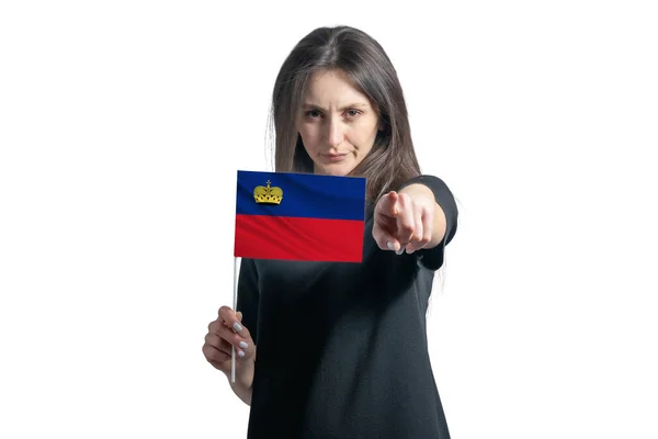 Glad Ung Vit Kvinna Håller Flagga Liechtenstein Och Pekar Framåt — Stockfoto
