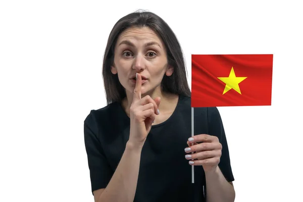 Feliz Joven Mujer Blanca Sosteniendo Bandera Vietnam Sostiene Dedo Sus —  Fotos de Stock